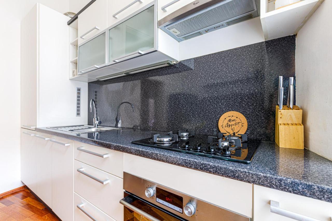Newly Renovated Apartment In The Old Town Bratislava Eksteriør bilde