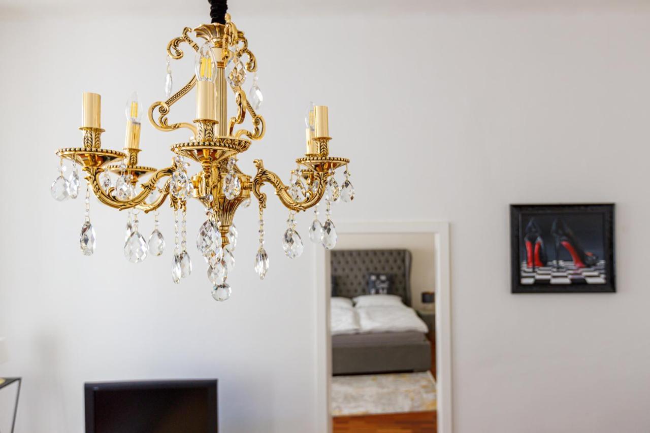 Newly Renovated Apartment In The Old Town Bratislava Eksteriør bilde