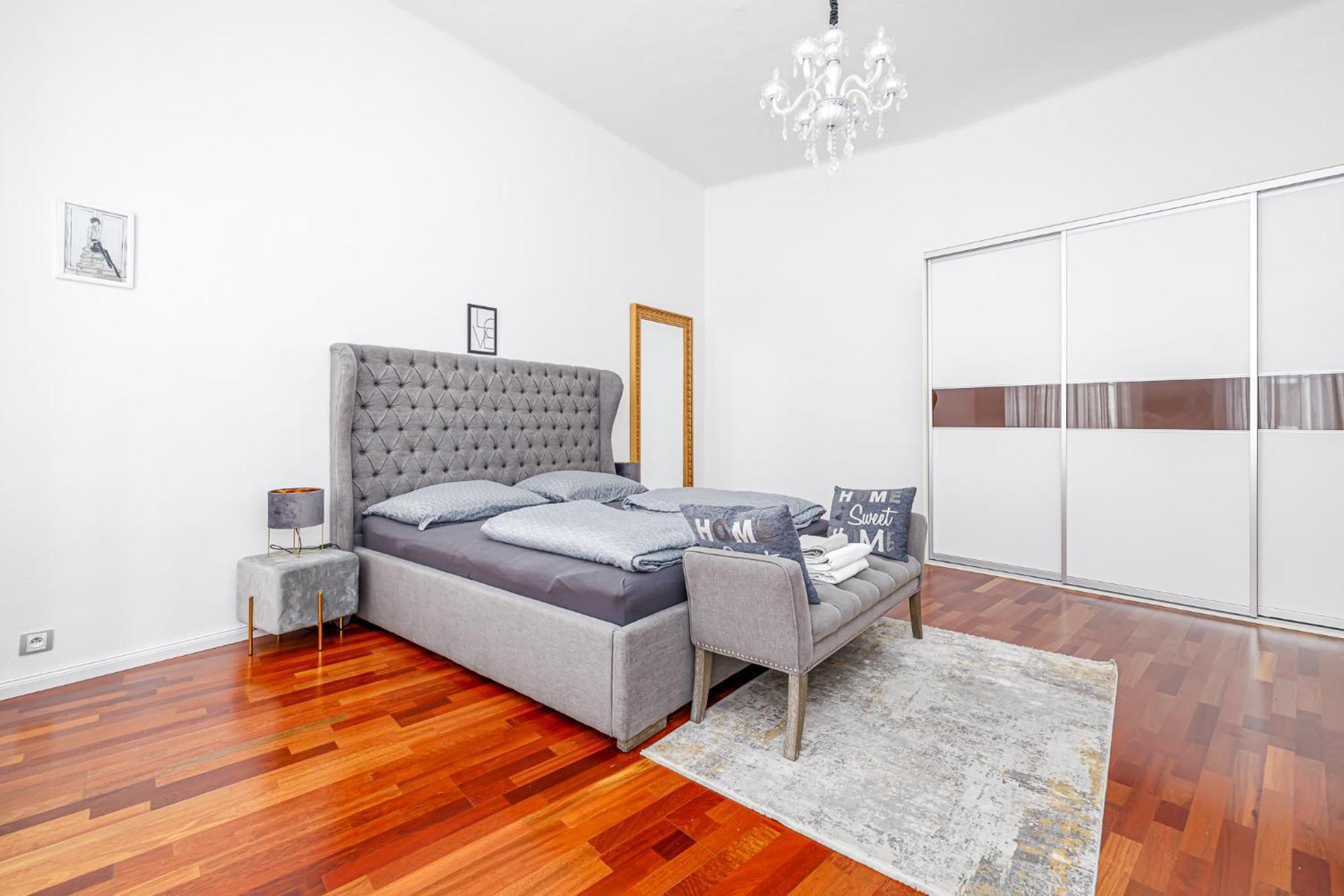 Newly Renovated Apartment In The Old Town Bratislava Eksteriør bilde