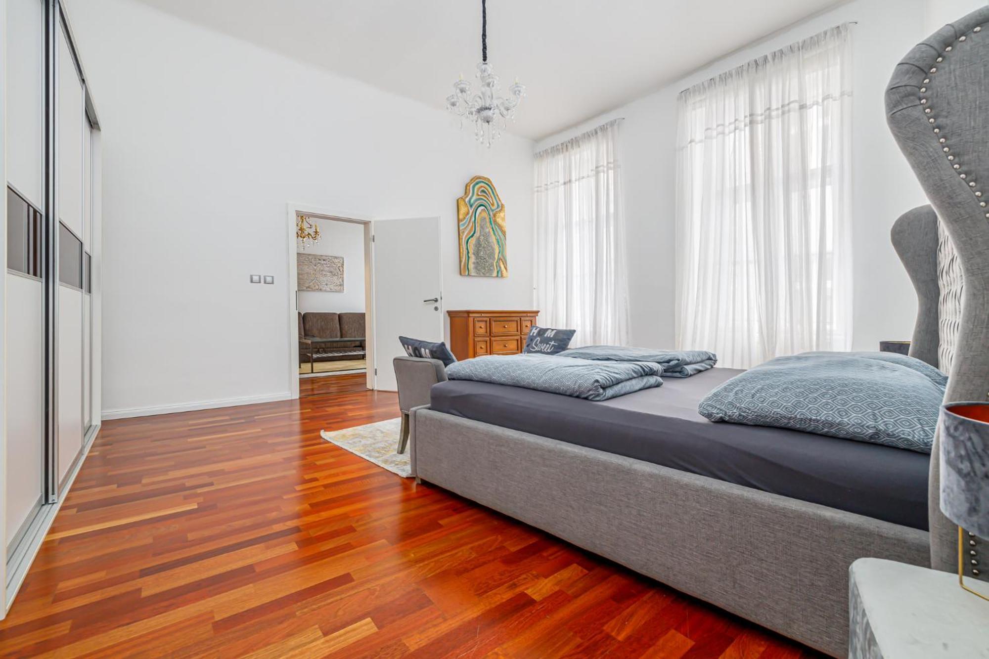 Newly Renovated Apartment In The Old Town Bratislava Eksteriør bilde